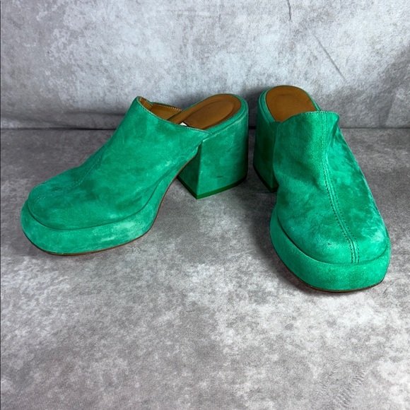 Miista Shoes - EUC Miista Nicola Green Suede Women's Mules Size EU 37 Leather Clog Platform